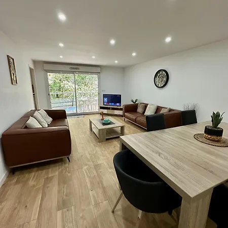 Διαμέρισμα Grand T4 De 118m2 Proche Tram, Terrasse A Seulement 25 Mn Des Plages